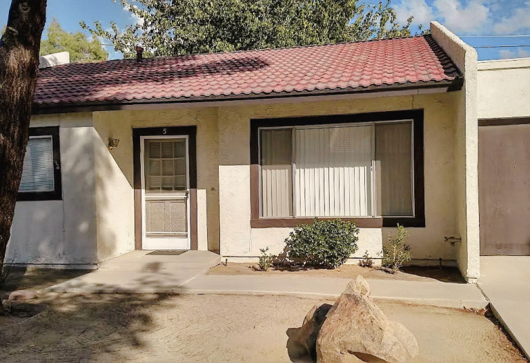56279 Buena Vista Dr #11, Yucca Valley, Ca 92284