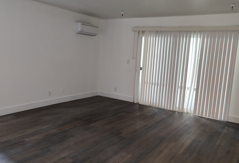 56081 29 Palms Hwy #4, Yucca Valley, Ca 92284