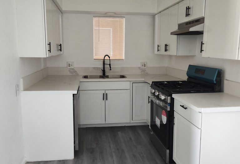 56083 29 Palms Hwy #3, Yucca Valley, CA 92884